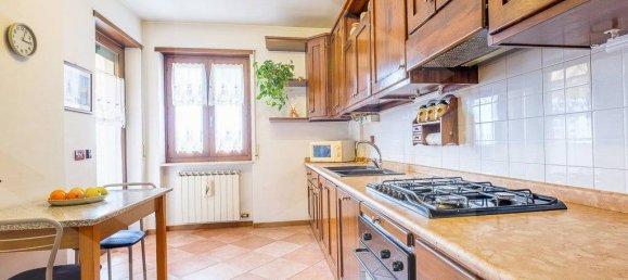 Квартира с 5 комнатами в Буссоленго, Италия № 18548 5