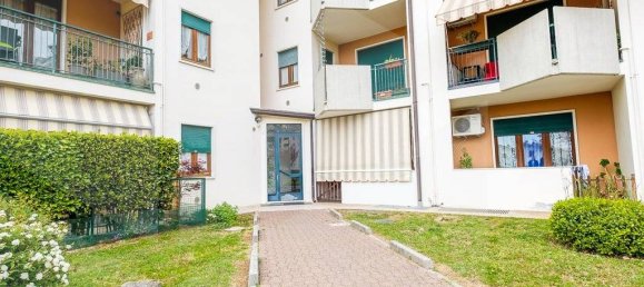 Квартира с 5 комнатами в Буссоленго, Италия № 18548 3