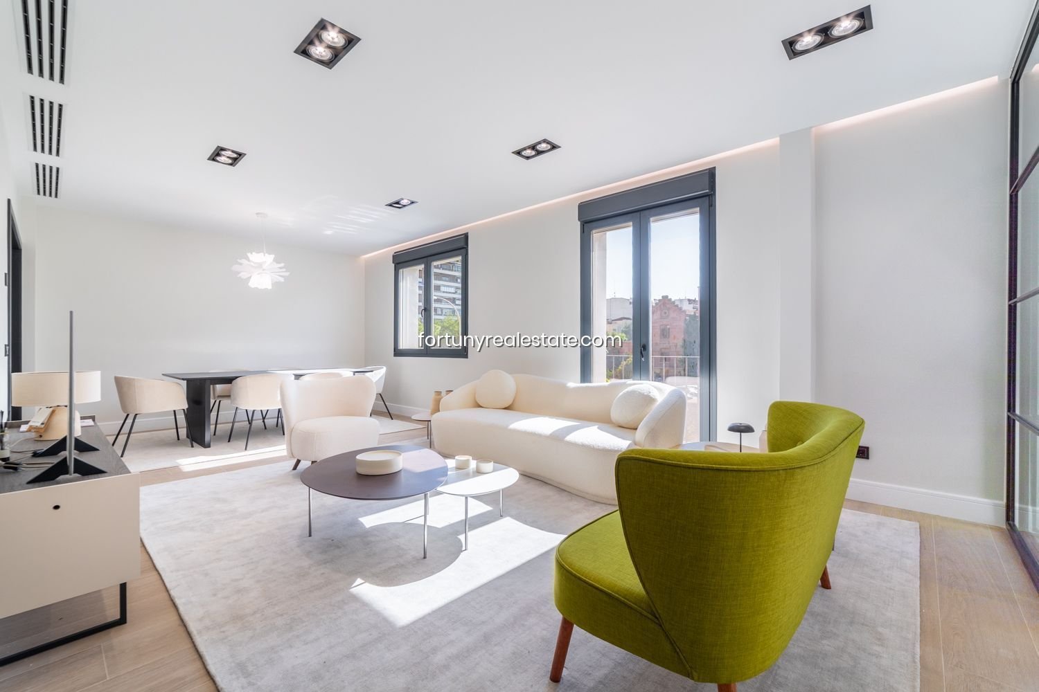 3 bedrooms Apartment in Madrid, Spain No. 143471
