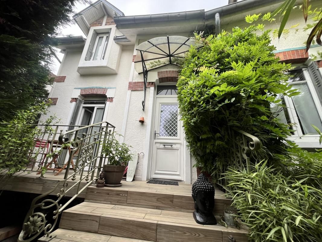 5 bedrooms House in La Frette-sur-Seine, France No. 321803