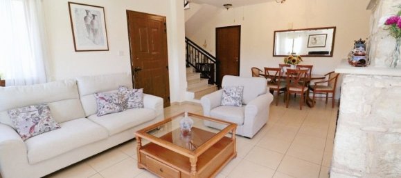 3 Schlafzimmer Villa in Giolou, Cyprus, Nr. 22970 8