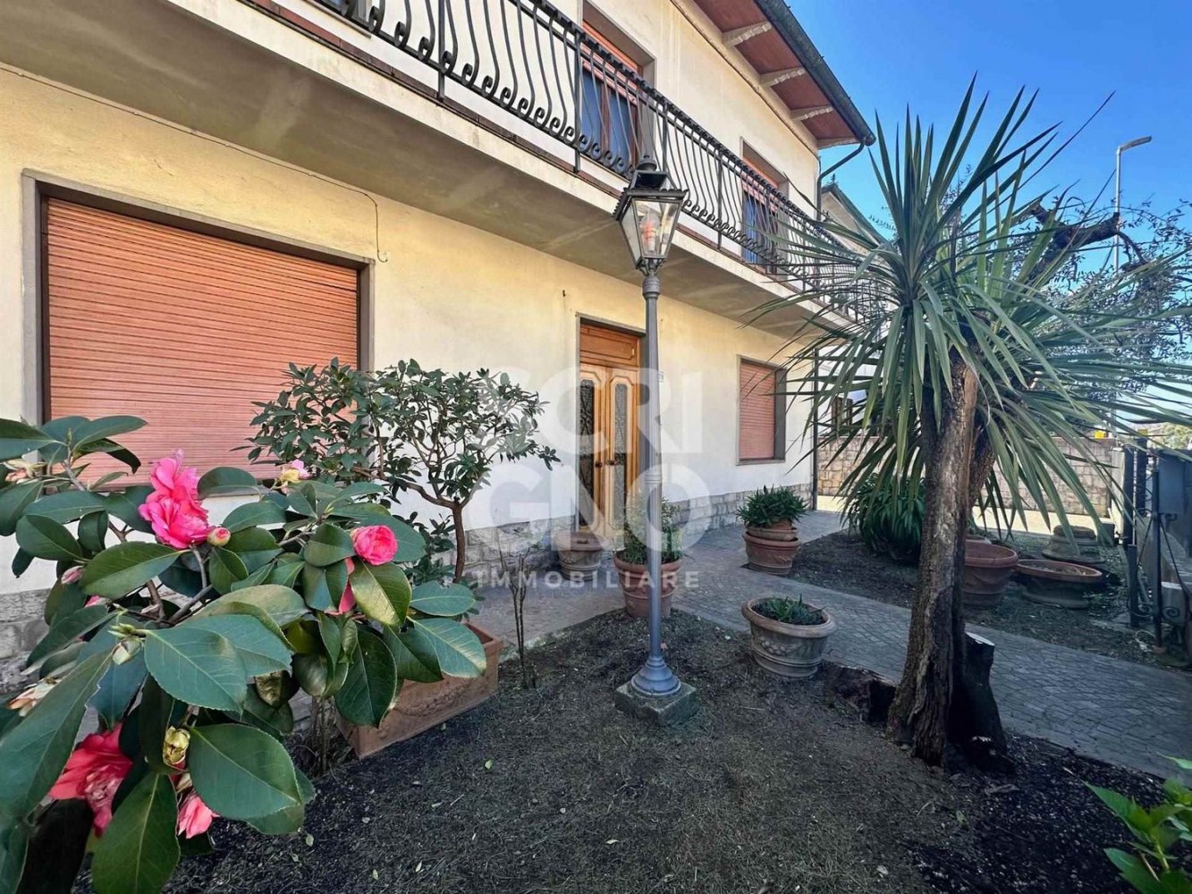 8 rooms House in Quarrata, Italy No. 113258