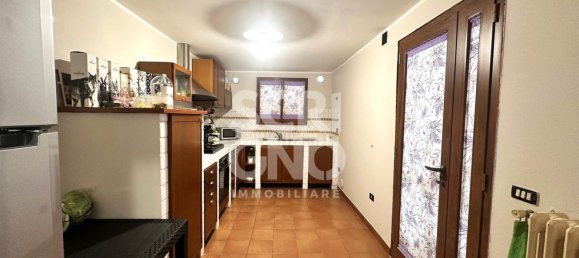 8 rooms House in Quarrata, Italy No. 113258 3