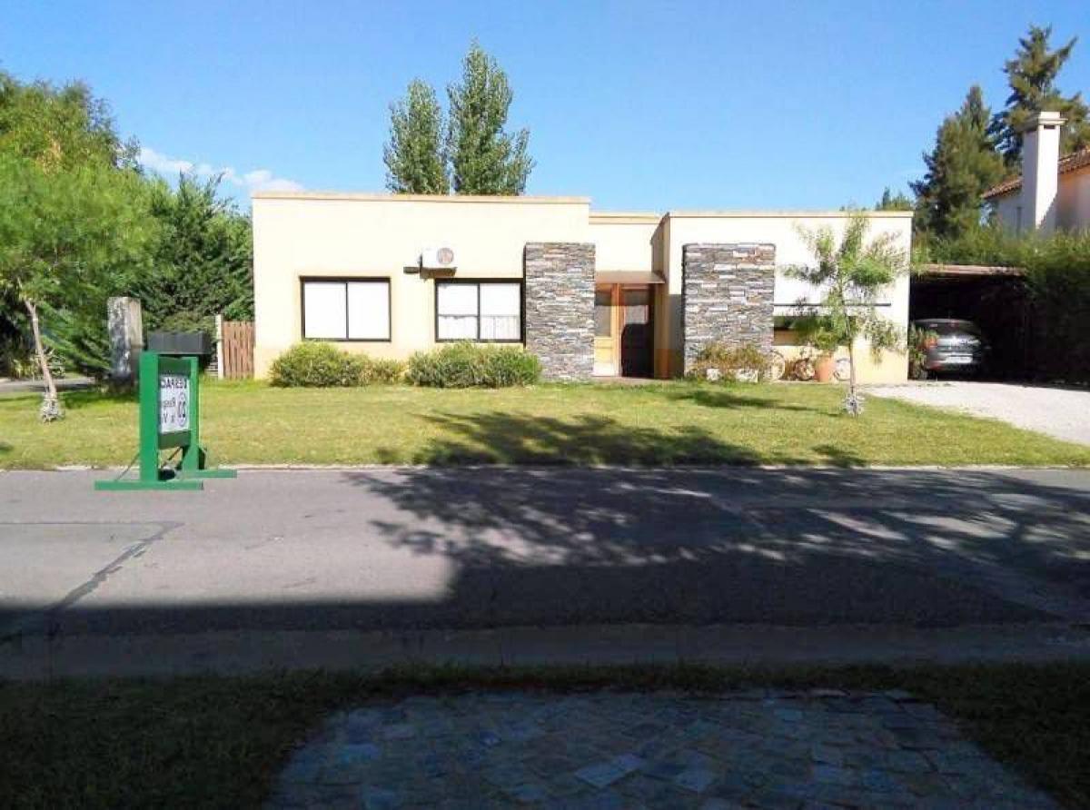 3 bedrooms House in Pilar, Argentina No. 58405