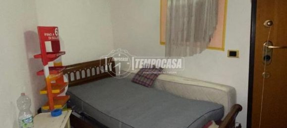 2-salle Appartement à Osio Sotto, Italy No. 170865 5