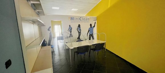 97m² Commercial property in Vanzago, Italy No. 15748 9