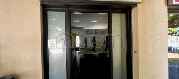 97m² Commercial property in Vanzago, Italy No. 15748 13