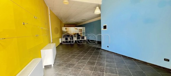 97m² Commercial property in Vanzago, Italy No. 15748 6