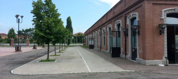 97m² Commercial property in Vanzago, Italy No. 15748 2