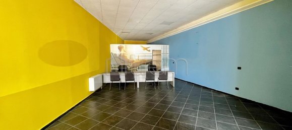 97m² Commercial property in Vanzago, Italy No. 15748 8