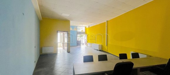 97m² Commercial property in Vanzago, Italy No. 15748 7