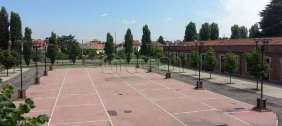 97m² Commercial property in Vanzago, Italy No. 15748 3