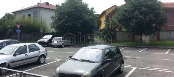 97m² Commercial property in Vanzago, Italy No. 15748 4