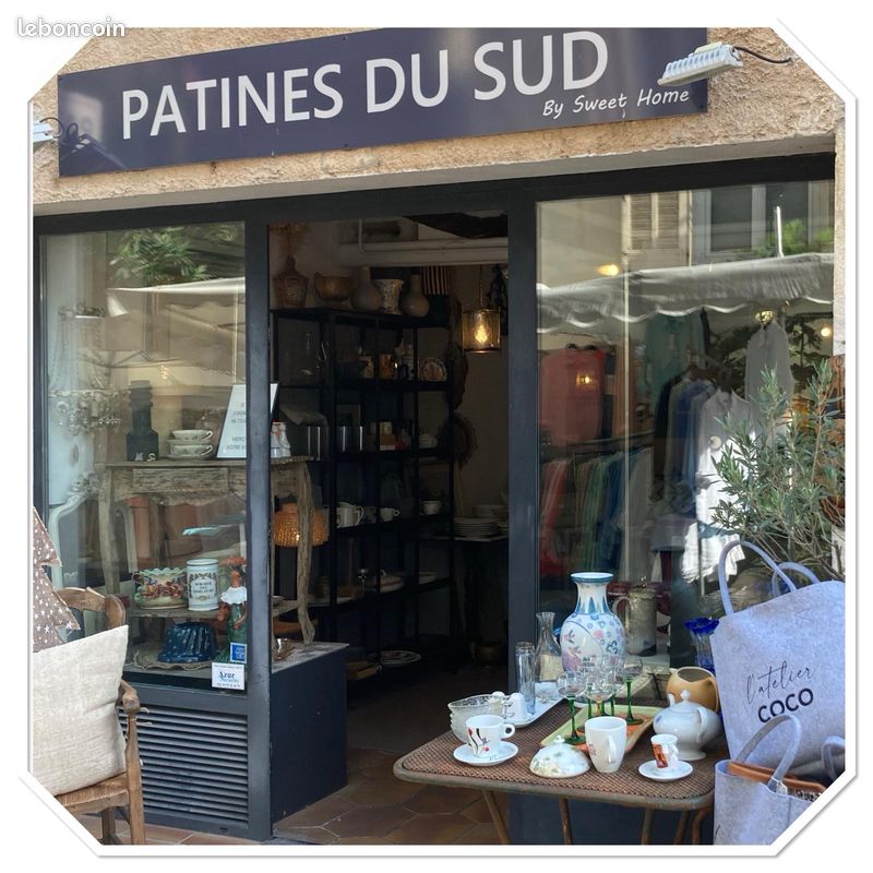 3 rooms Commercial property in Valbonne, France No. 361719