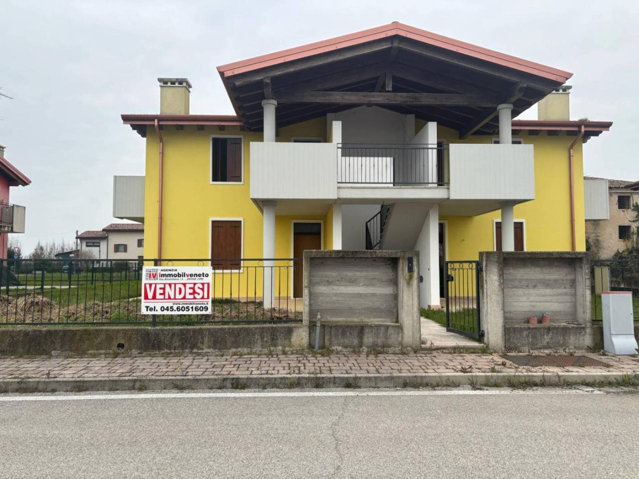 Квартира с 3 комнатами в Бевилаккуа, Италия № 41288