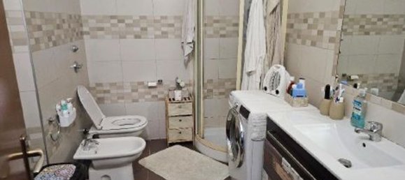 2-salle Appartement à Limbiate, Italy No. 7665 15
