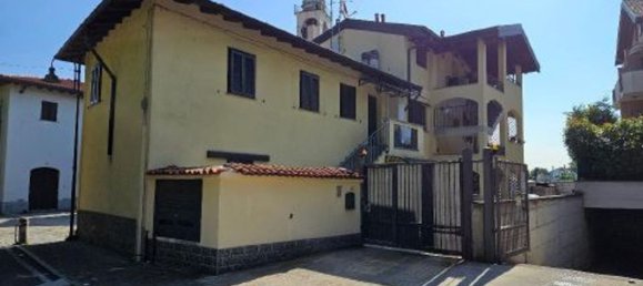 2-salle Appartement à Limbiate, Italy No. 7665 10