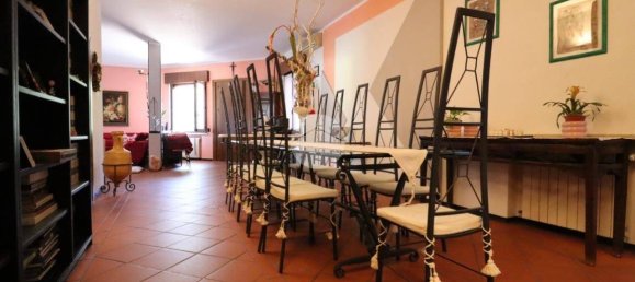 3 bedrooms Villa in Mantua, Italy No. 275729 8