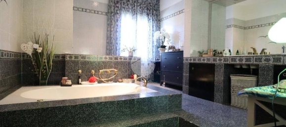 3 bedrooms Villa in Mantua, Italy No. 275729 19