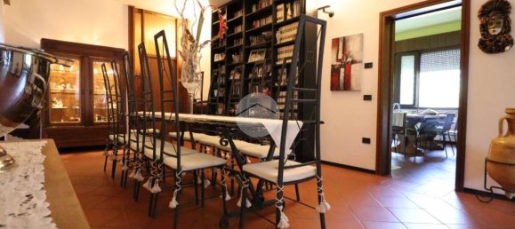 3 bedrooms Villa in Mantua, Italy No. 275729 13