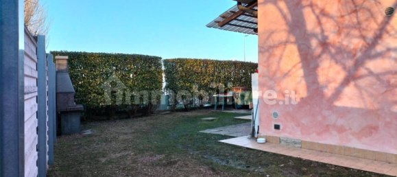 3 bedrooms Villa in San Giacomo delle Segnate, Italy No. 13217 2