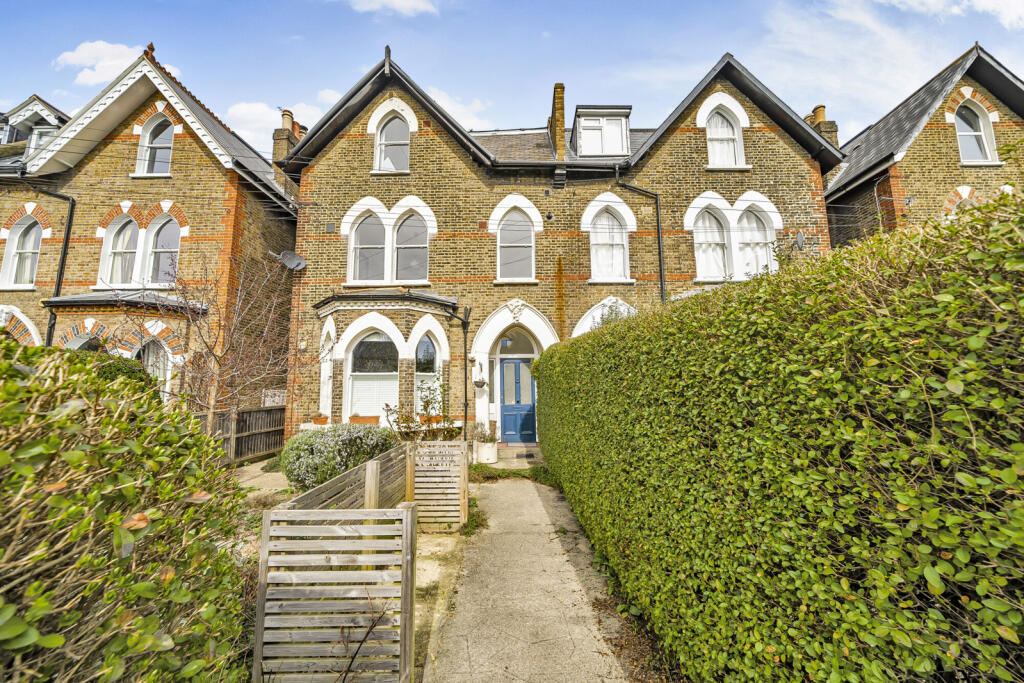 3 bedrooms Apartment in London, United Kingdom No. 7577