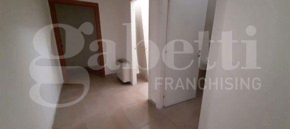 Квартира с 4 спальнями в Санто Приско, Италия № 312390 2