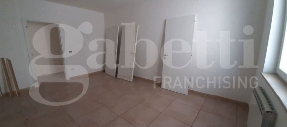 Квартира с 4 спальнями в Санто Приско, Италия № 312390 23