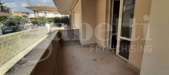 Квартира с 4 спальнями в Санто Приско, Италия № 312390 30