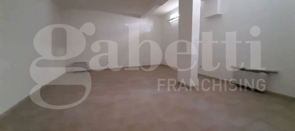 Квартира с 4 спальнями в Санто Приско, Италия № 312390 27