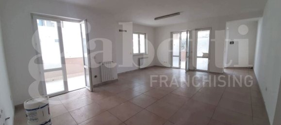 Квартира с 4 спальнями в Санто Приско, Италия № 312390 21