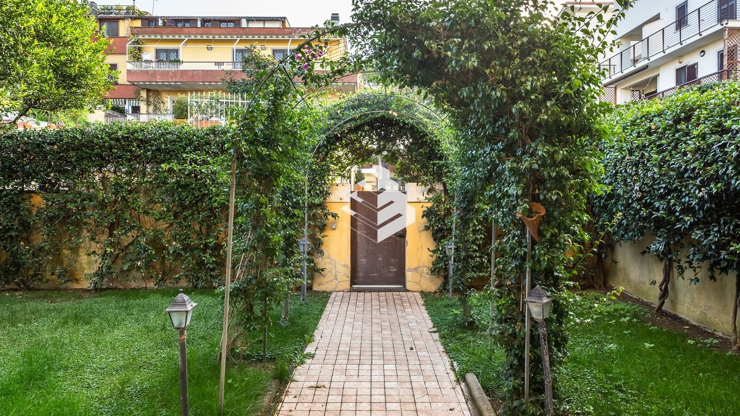 Дуплекс с 3 комнатами в Рим, Италия № 193189