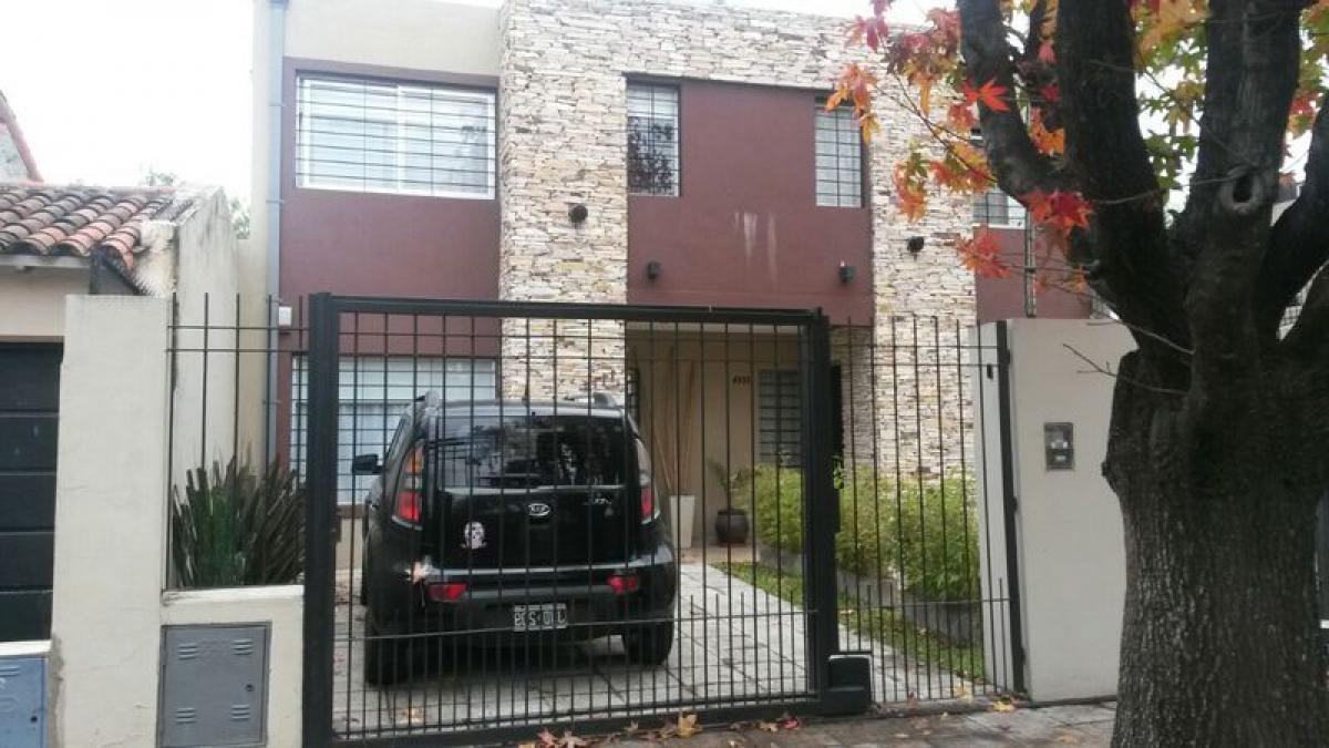 2 bedrooms House in Ituzaingo, Argentina No. 10765