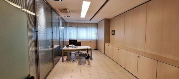 1067m² Office in Perugia, Italy No. 376334 6