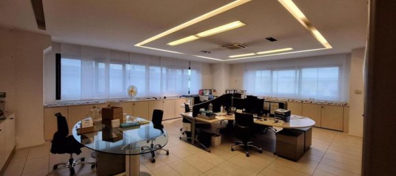 1067m² Office in Perugia, Italy No. 376334 15