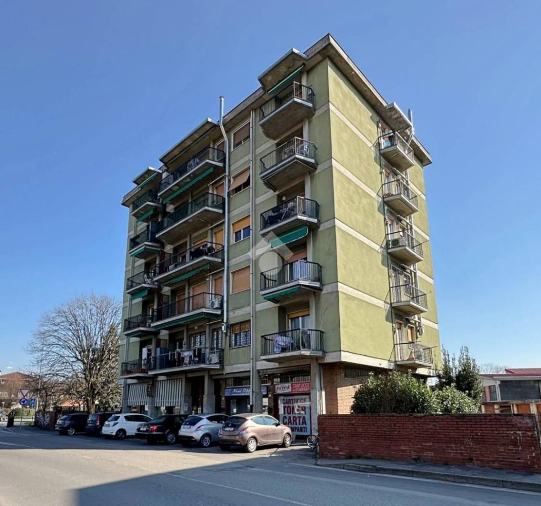 Garaje en Carate Brianza, Italy 16 m² No. 73831