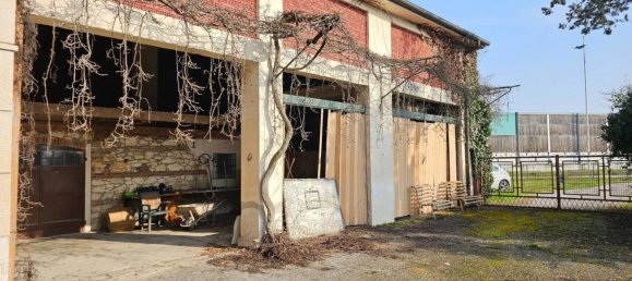 5 bedrooms House in Montegaldella, Italy No. 78706 3