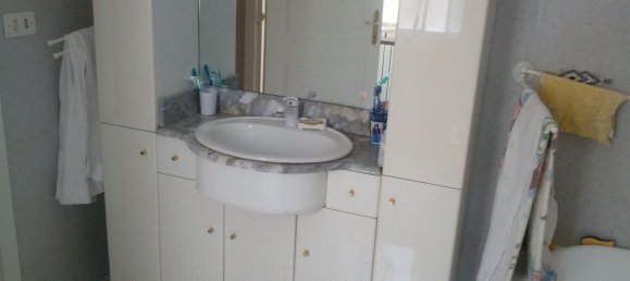 7 rooms Apartment in Alba Adriatica, Italy No. 91573 4