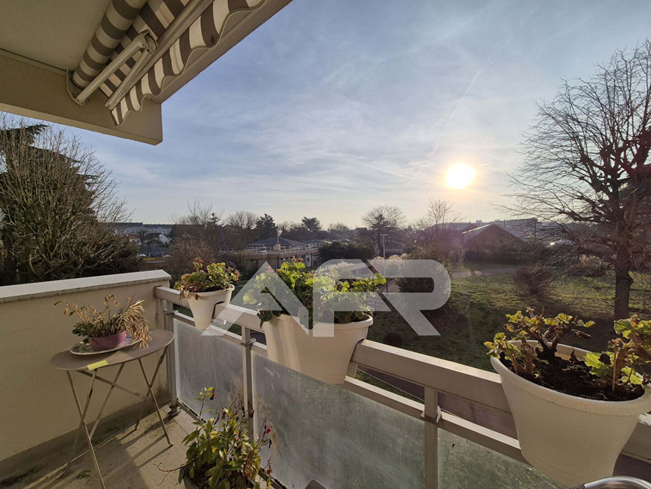 2 Schlafzimmer Wohnung in Chatou, France, Nr. 128704