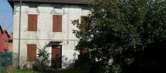 10 rooms House in Roccabianca, Italy No. 146764 3