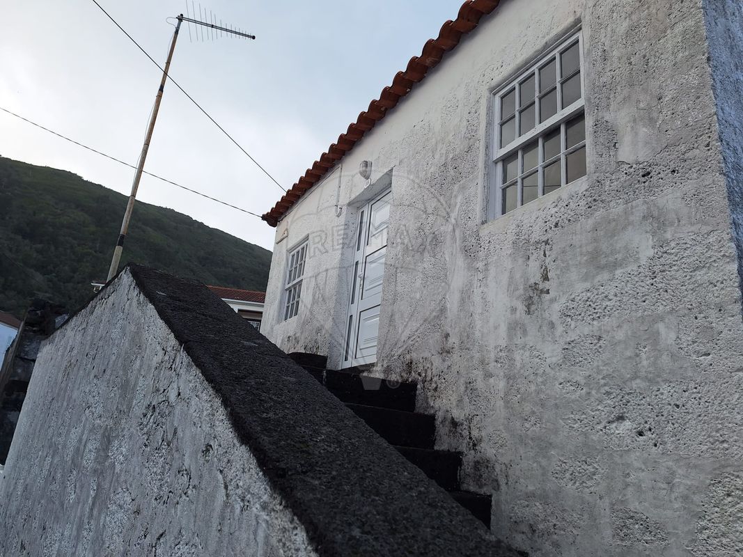 3 bedrooms House in Lajes do Pico, Portugal No. 44481
