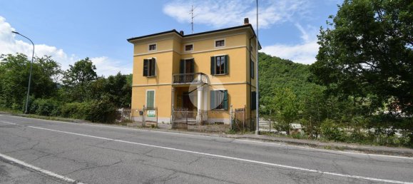 Villa de 5 habitaciónes en Calestano, Italy No. 2060 12