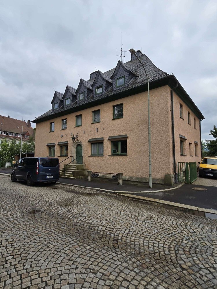 188m² Building in Kirchenlamitz, Germany No. 36203