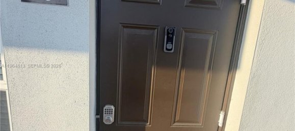 3 Schlafzimmer Gewerbliche Immobilien in Miami, USA, Nr. 615580 7