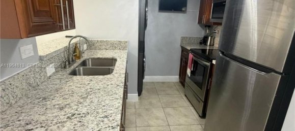 3 Schlafzimmer Gewerbliche Immobilien in Miami, USA, Nr. 615580 15