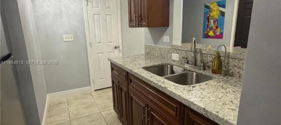 3 Schlafzimmer Gewerbliche Immobilien in Miami, USA, Nr. 615580 4