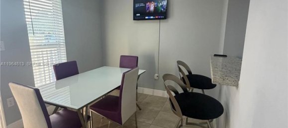 3 Schlafzimmer Gewerbliche Immobilien in Miami, USA, Nr. 615580 11