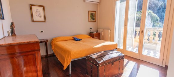 2 bedrooms Villa in Vallecrosia, Italy No. 68930 9