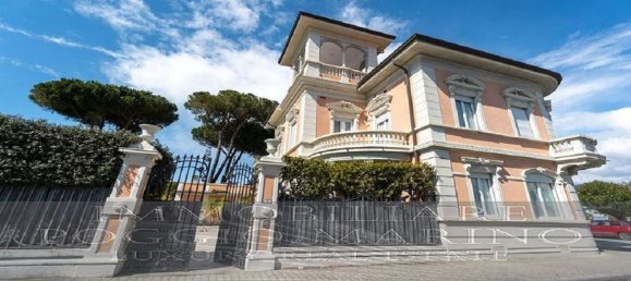 10 rooms Villa in Forte dei Marmi, Italy No. 188650 7