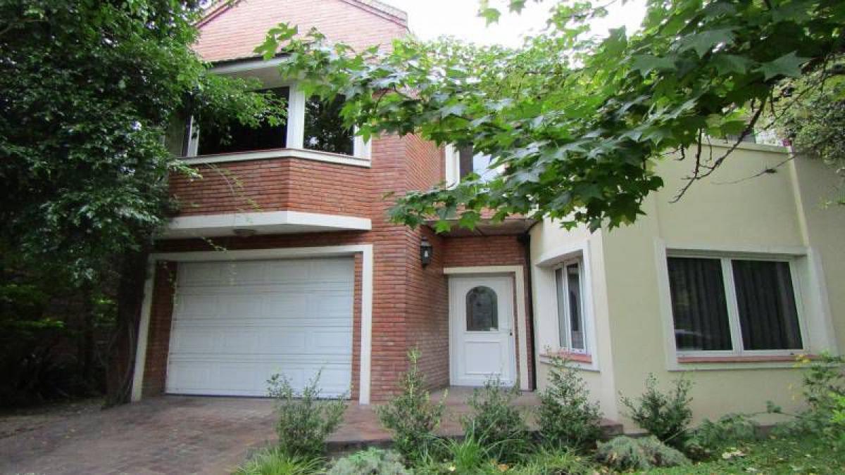 3 bedrooms House in Quilmes, Argentina No. 90639